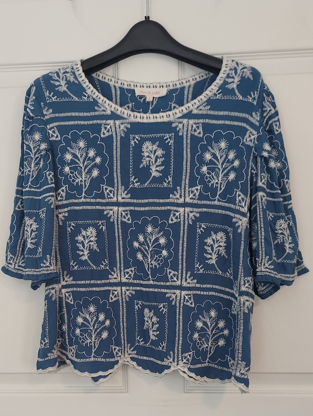Solitaire Blue Ivory Embroidered Boho Floral Blouse Top Size L